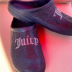 Women’s Black blinged JUICY CLOGS size 9! Very comfortable…